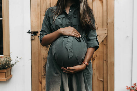 Miel et grossesse : bienfaits et précautions