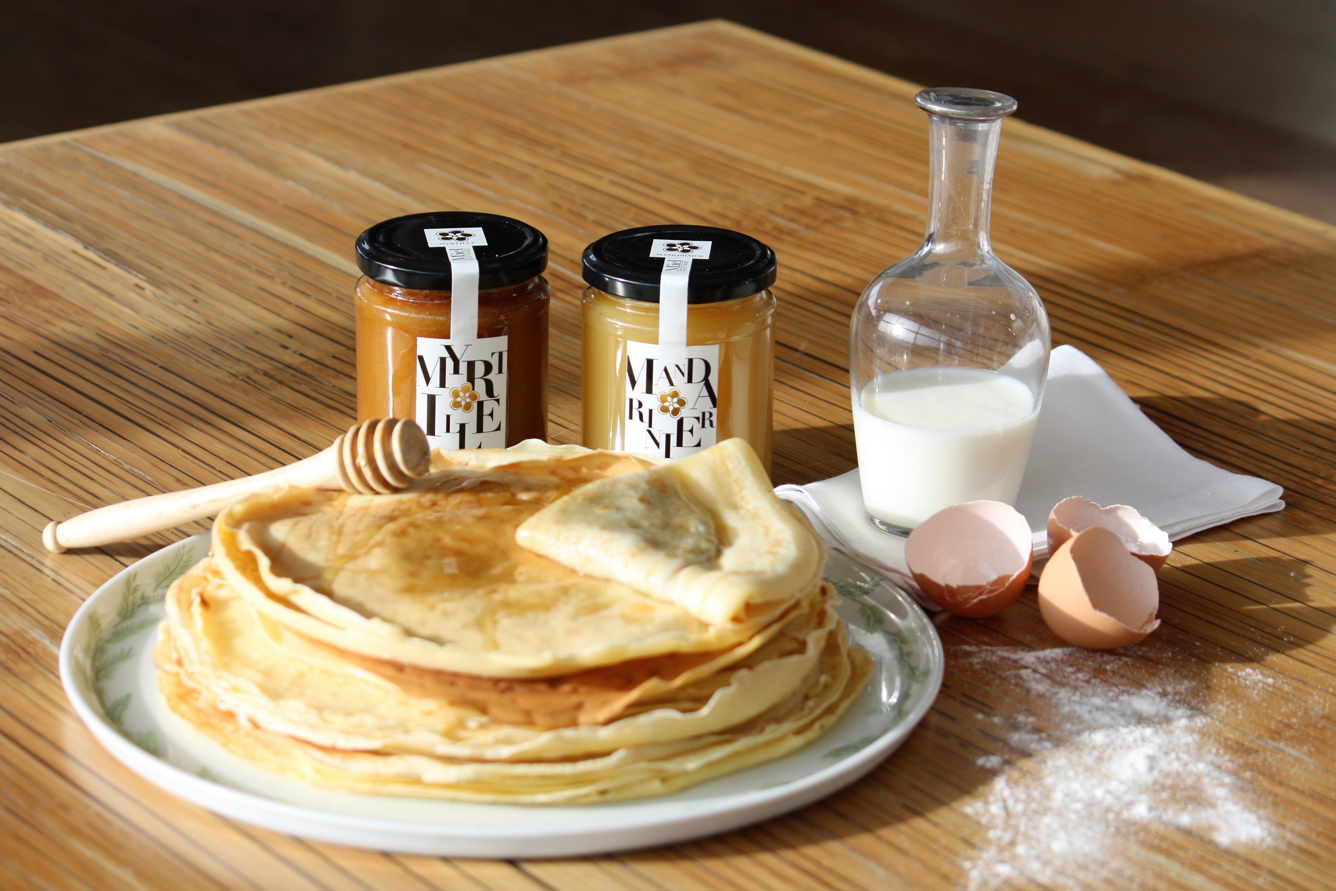 Miel de mandarinier à tartiner sur des crêpes